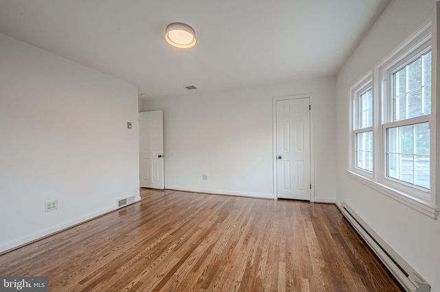 2402 WELLESLEY AVE, Wilmington, DE 19803