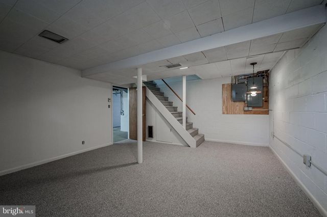 2402 WELLESLEY AVE, Wilmington, DE 19803