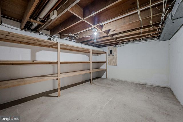 2402 WELLESLEY AVE, Wilmington, DE 19803