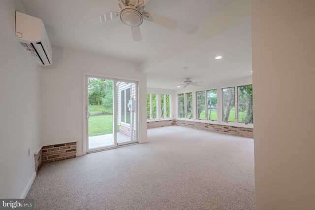 2402 WELLESLEY AVE, Wilmington, DE 19803