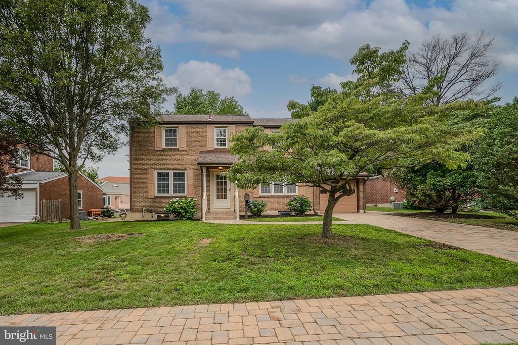 2402 WELLESLEY AVE, Wilmington, DE 19803