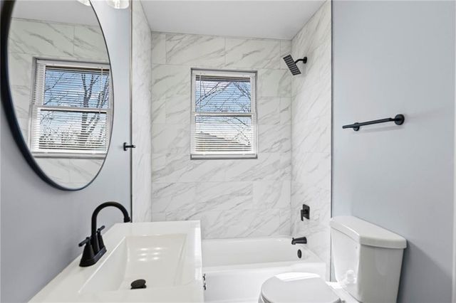 8401 Wayne Avenue, Kansas City, MO 64131