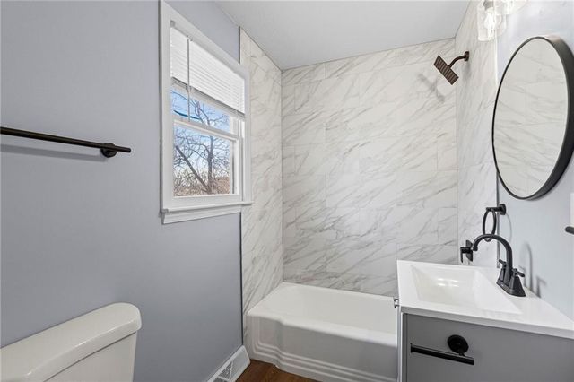 8401 Wayne Avenue, Kansas City, MO 64131