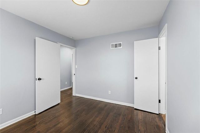 8401 Wayne Avenue, Kansas City, MO 64131