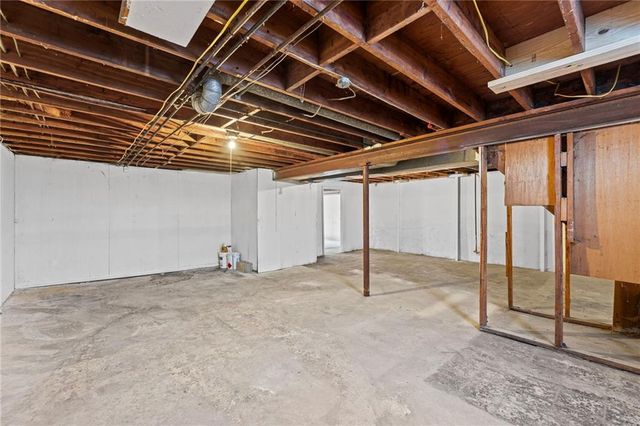 8401 Wayne Avenue, Kansas City, MO 64131