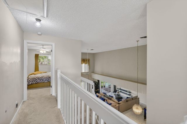 7426 Pinewalk Drive S 19-4, Margate, FL 33063