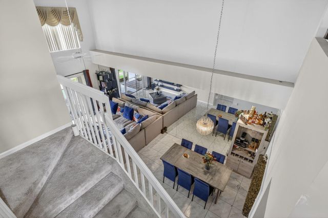 7426 Pinewalk Drive S 19-4, Margate, FL 33063