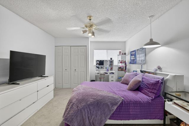 7426 Pinewalk Drive S 19-4, Margate, FL 33063