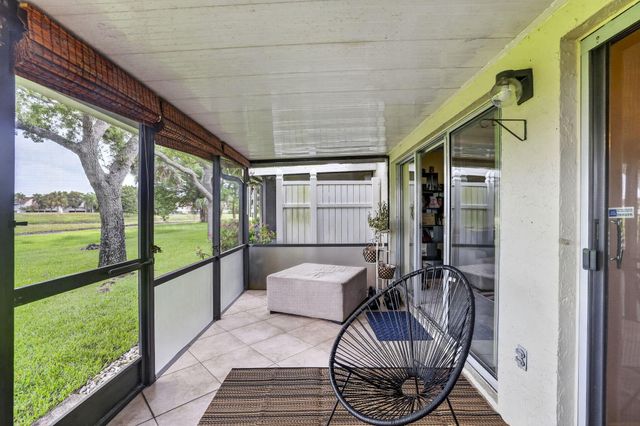 7426 Pinewalk Drive S 19-4, Margate, FL 33063