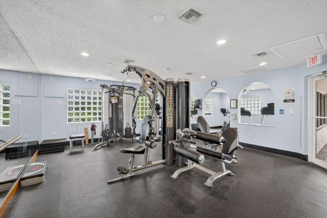 7426 Pinewalk Drive S 19-4, Margate, FL 33063