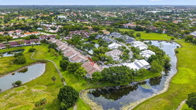 7426 Pinewalk Drive S 19-4, Margate, FL 33063