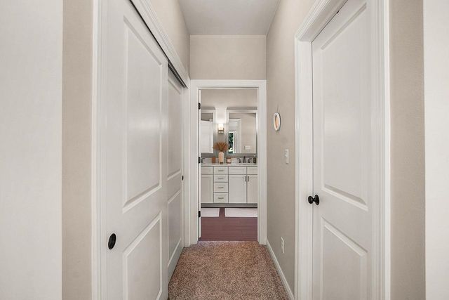 W279N8618 Twin Pine CIRCLE, Hartland, WI 53029