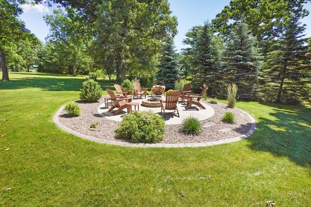 W279N8618 Twin Pine CIRCLE, Hartland, WI 53029