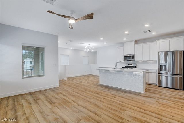 237 Callen Falls Avenue 2025, Henderson, NV 89011