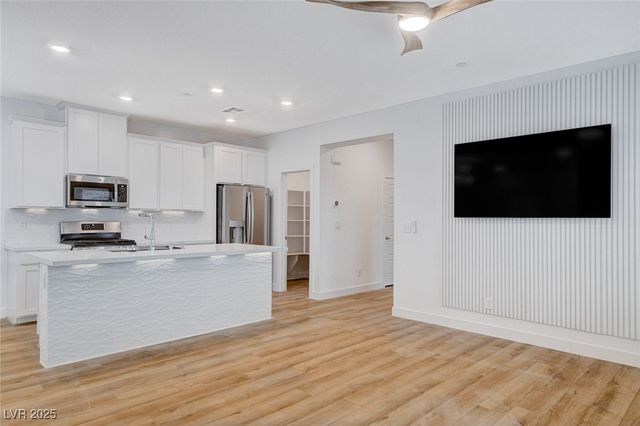 237 Callen Falls Avenue 2025, Henderson, NV 89011