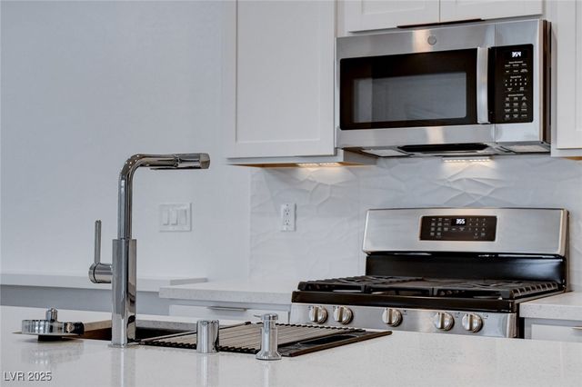 237 Callen Falls Avenue 2025, Henderson, NV 89011