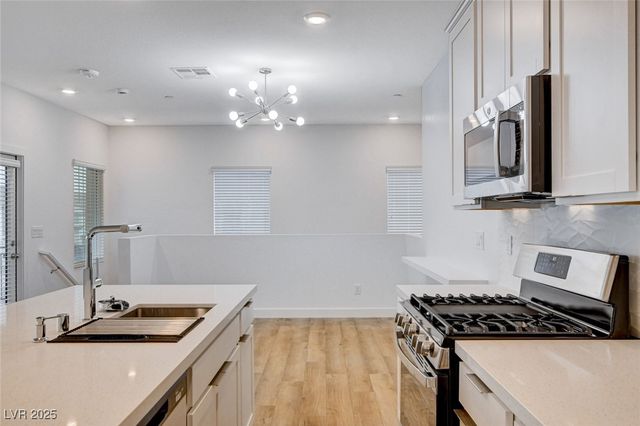 237 Callen Falls Avenue 2025, Henderson, NV 89011