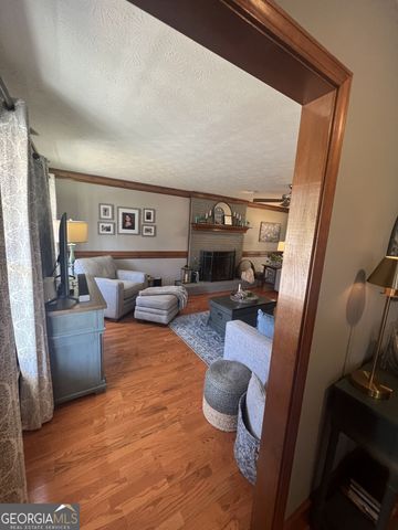 2070 ROCKDALE Circle, Snellville, GA 30078