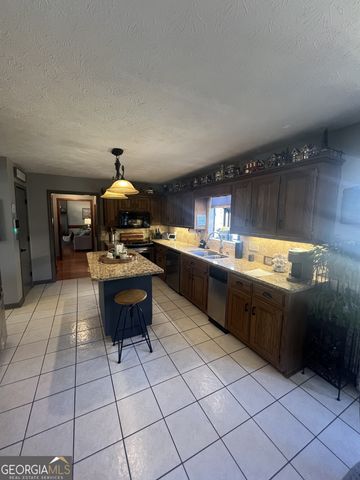 2070 ROCKDALE Circle, Snellville, GA 30078