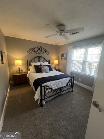 2070 ROCKDALE Circle, Snellville, GA 30078