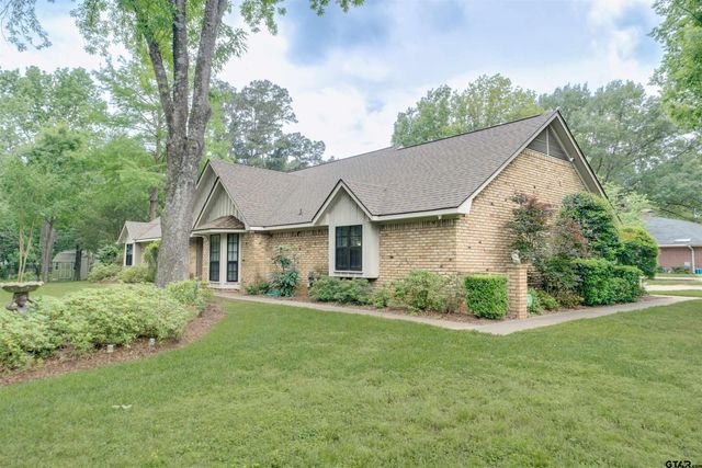 2405 Bentwood Dr, Palestine, TX 75803