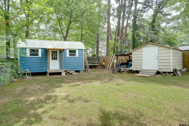 2405 Bentwood Dr, Palestine, TX 75803