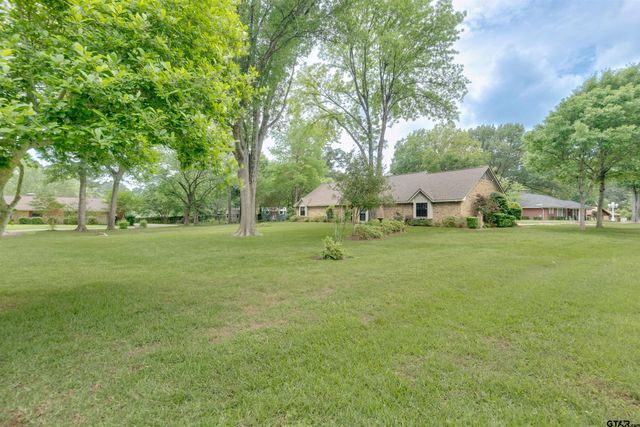 2405 Bentwood Dr, Palestine, TX 75803