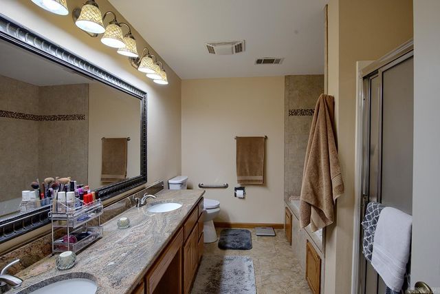 8 Madrid Way, Hot Springs Village, AR 71909