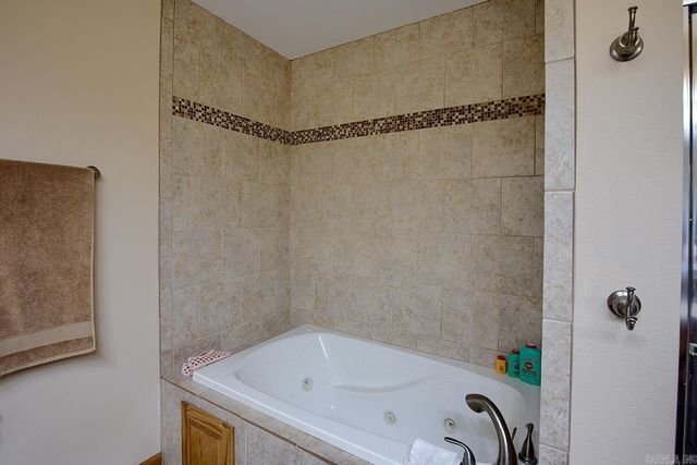 8 Madrid Way, Hot Springs Village, AR 71909