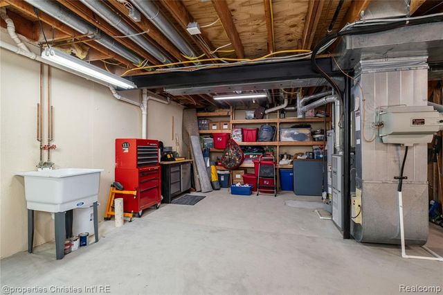 437 Covington Court 68, Northville, MI 48168