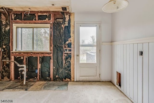 105 Lake Ave, Newton Town, NJ 07860