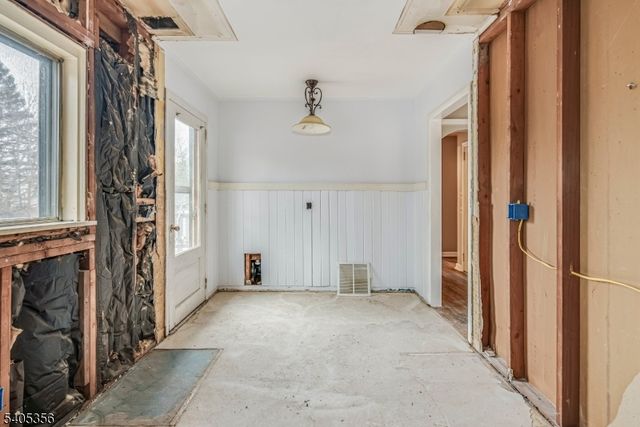 105 Lake Ave, Newton Town, NJ 07860