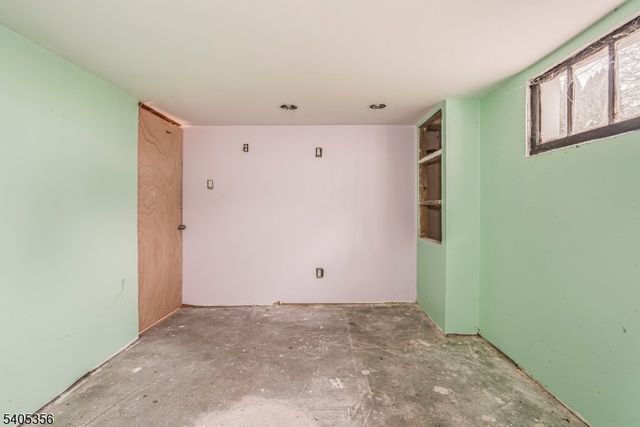 105 Lake Ave, Newton Town, NJ 07860