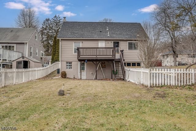 105 Lake Ave, Newton Town, NJ 07860