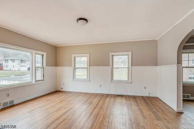 105 Lake Ave, Newton Town, NJ 07860