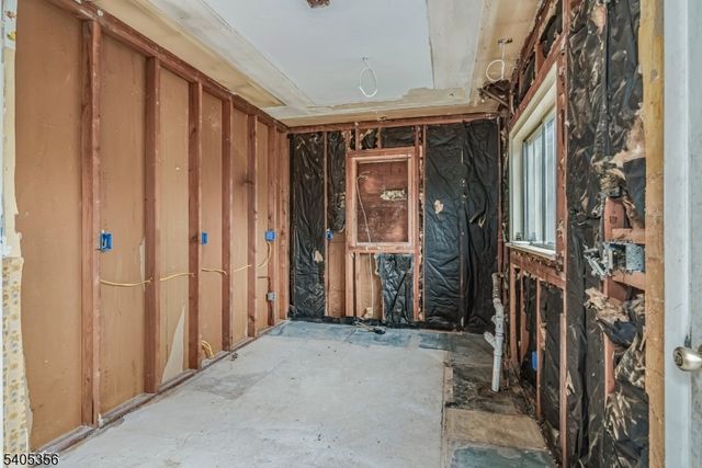 105 Lake Ave, Newton Town, NJ 07860