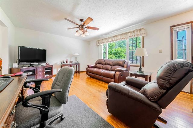 4760 Oster Road, Sheffield Lake, OH 44054