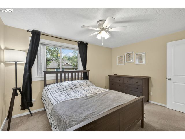 18436 Se STEPHENS Cir, Portland, OR 97233