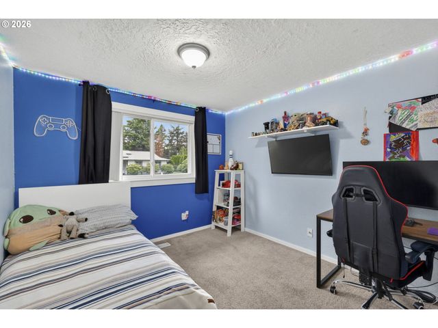 18436 Se STEPHENS Cir, Portland, OR 97233