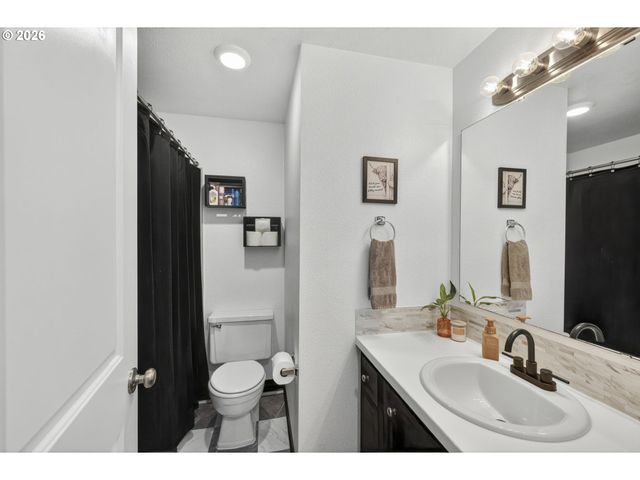 18436 Se STEPHENS Cir, Portland, OR 97233