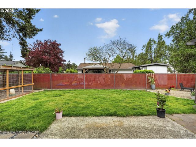 18436 Se STEPHENS Cir, Portland, OR 97233