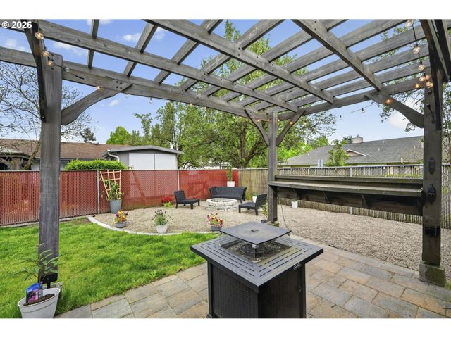 18436 Se STEPHENS Cir, Portland, OR 97233