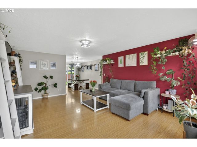 18436 Se STEPHENS Cir, Portland, OR 97233