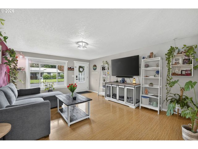 18436 Se STEPHENS Cir, Portland, OR 97233