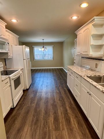 4425 E Indianapolis Avenue, Fresno, CA 93726