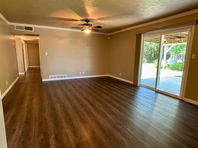 4425 E Indianapolis Avenue, Fresno, CA 93726