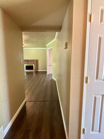 4425 E Indianapolis Avenue, Fresno, CA 93726