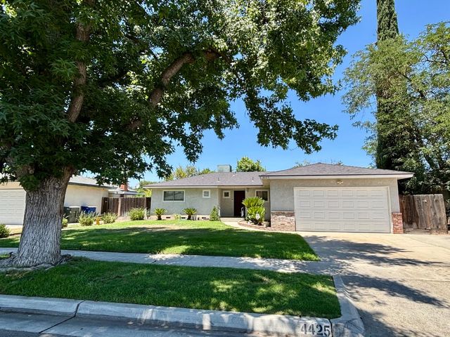 4425 E Indianapolis Avenue, Fresno, CA 93726