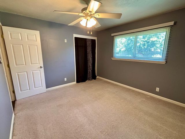 4425 E Indianapolis Avenue, Fresno, CA 93726