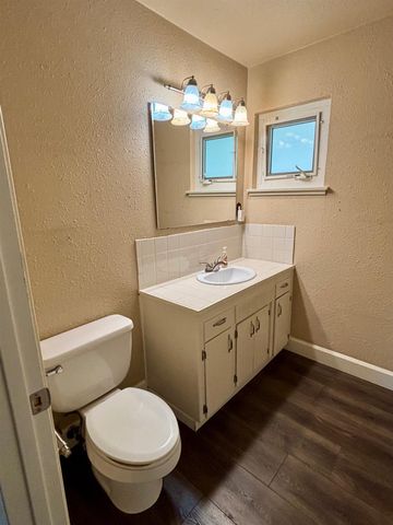 4425 E Indianapolis Avenue, Fresno, CA 93726